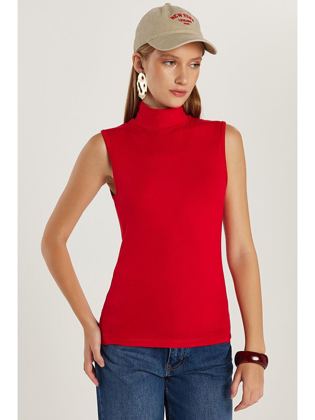 Kadın Regular Fit Klasik Kesim Viskon Kumaş Balıkçı Yaka Sıfır Kol Kırmızı Bluz-3