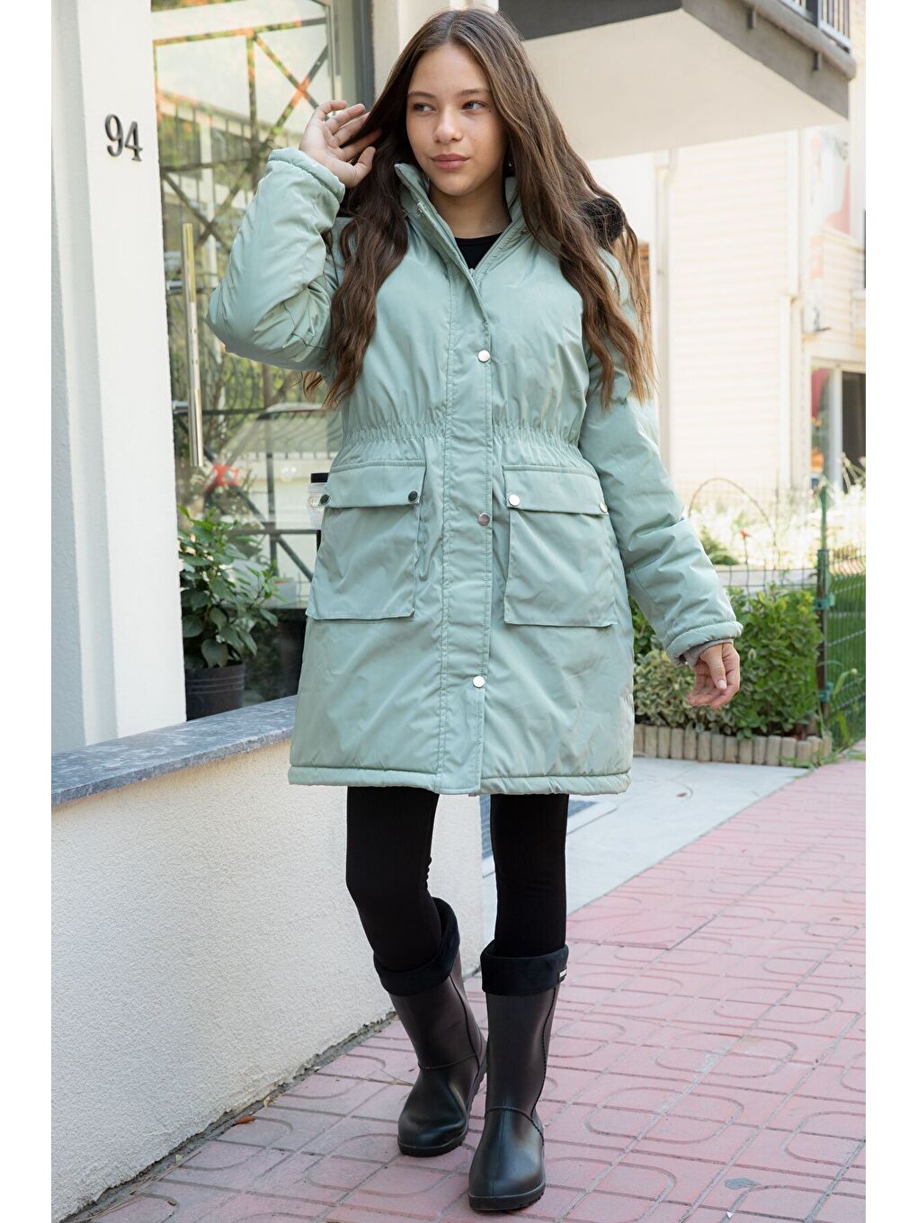 Yeşil Kapaklı Cepli İçi Kürklü Çıkarılabilir Kapüşonlu Kız Çocuk Şişme Mont 21486-1