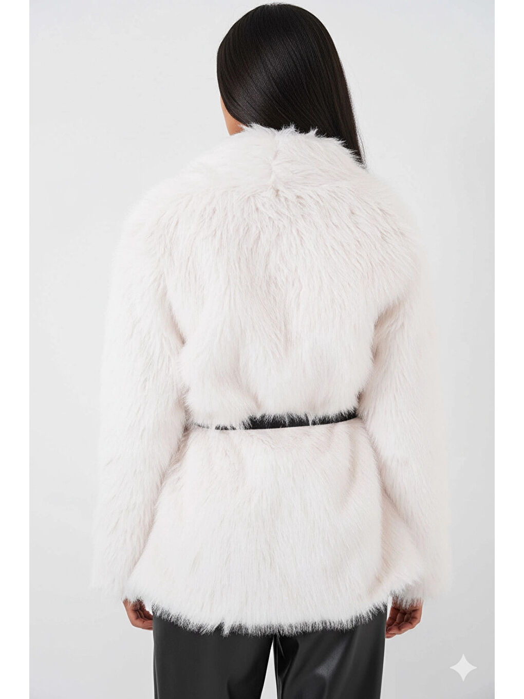 Kadın Beyaz Kemer Detaylı Astarlı Pelüş Kürk Mont HZL25W-BD191561-3