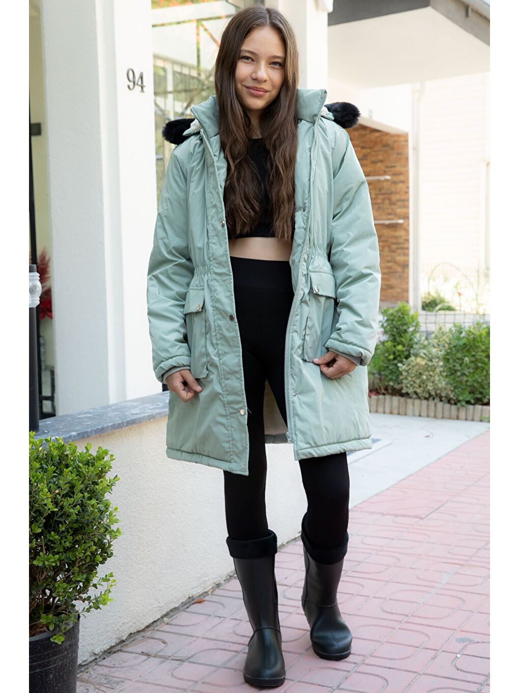 Yeşil Kapaklı Cepli İçi Kürklü Çıkarılabilir Kapüşonlu Kız Çocuk Şişme Mont 21486-2