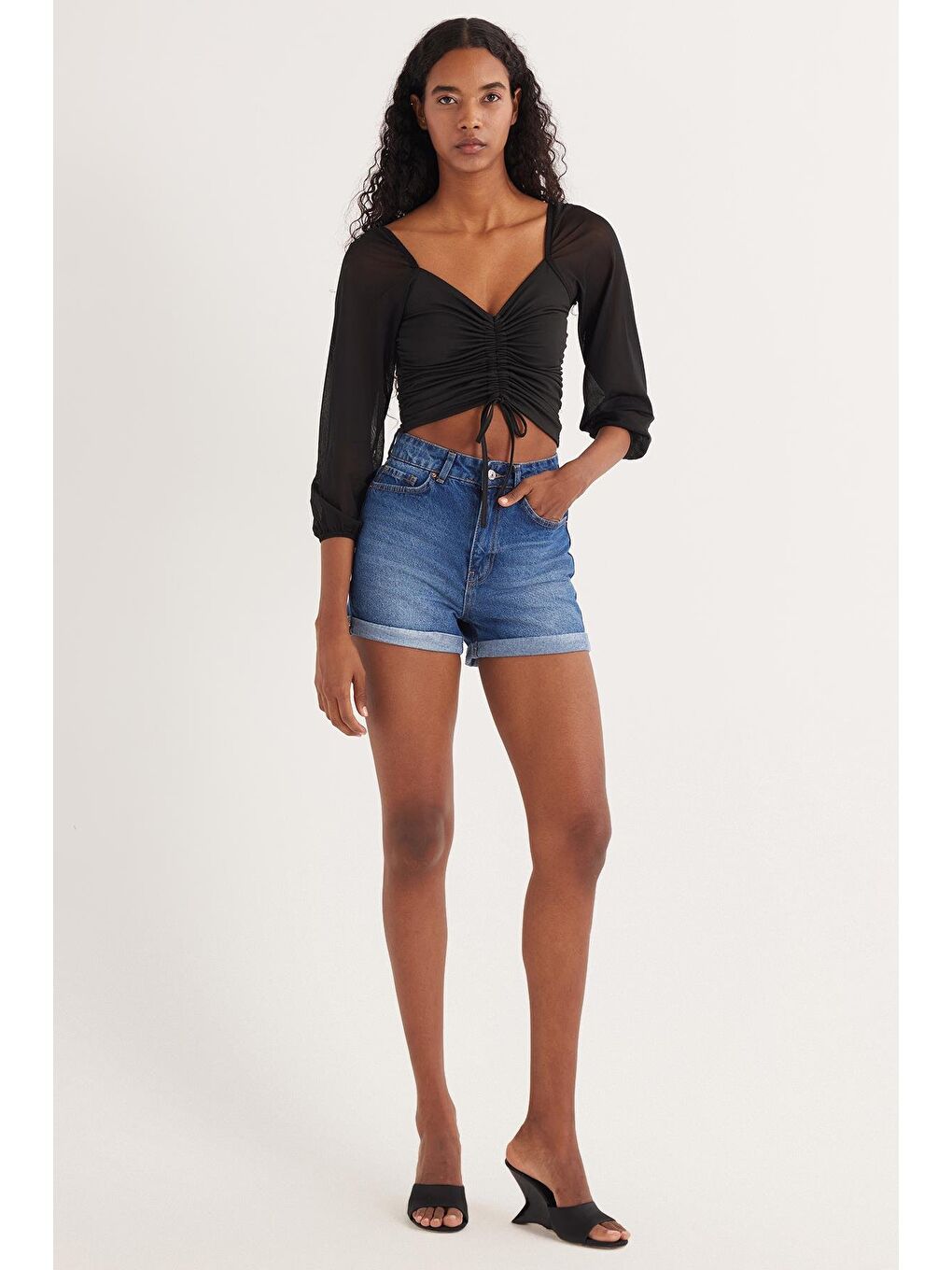 Kadın Slim Fit Dar Kesim Uzun Kollu Büzgülü Siyah Bluz-4