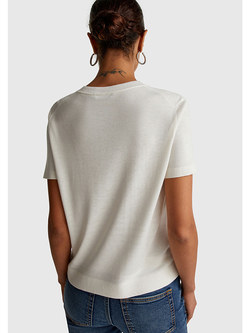 Ekru Kadın Krem İpek Karışımlı Yuvarlak Yaka Önü Detaylı Kısa Kollu Kazak-1