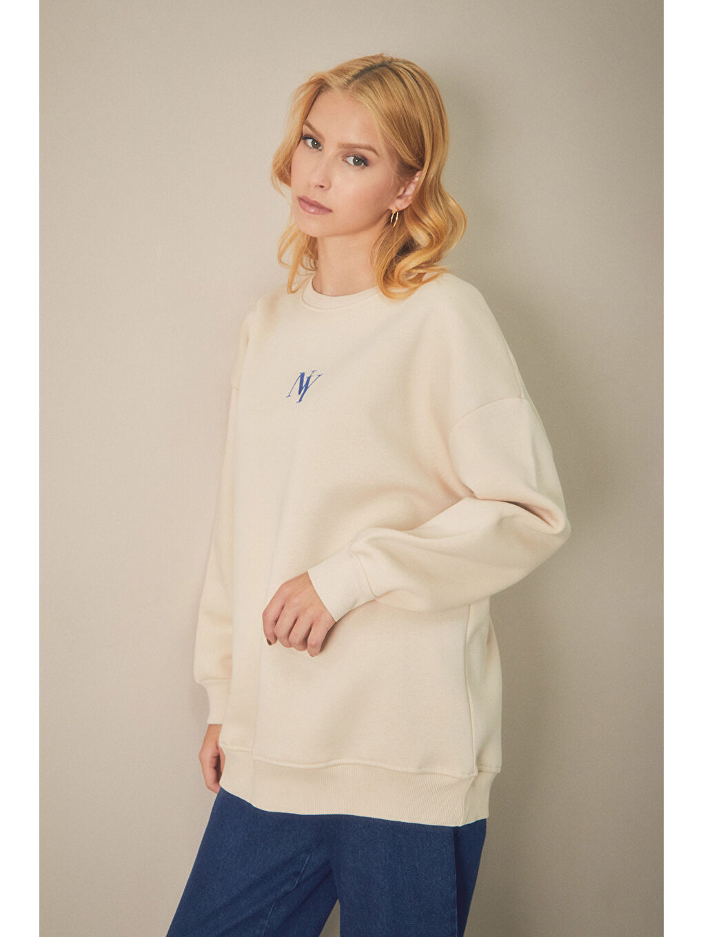 Fullamoda Bej Ny Nakışlı Bisiklet Yaka Oversize Sweatshirt