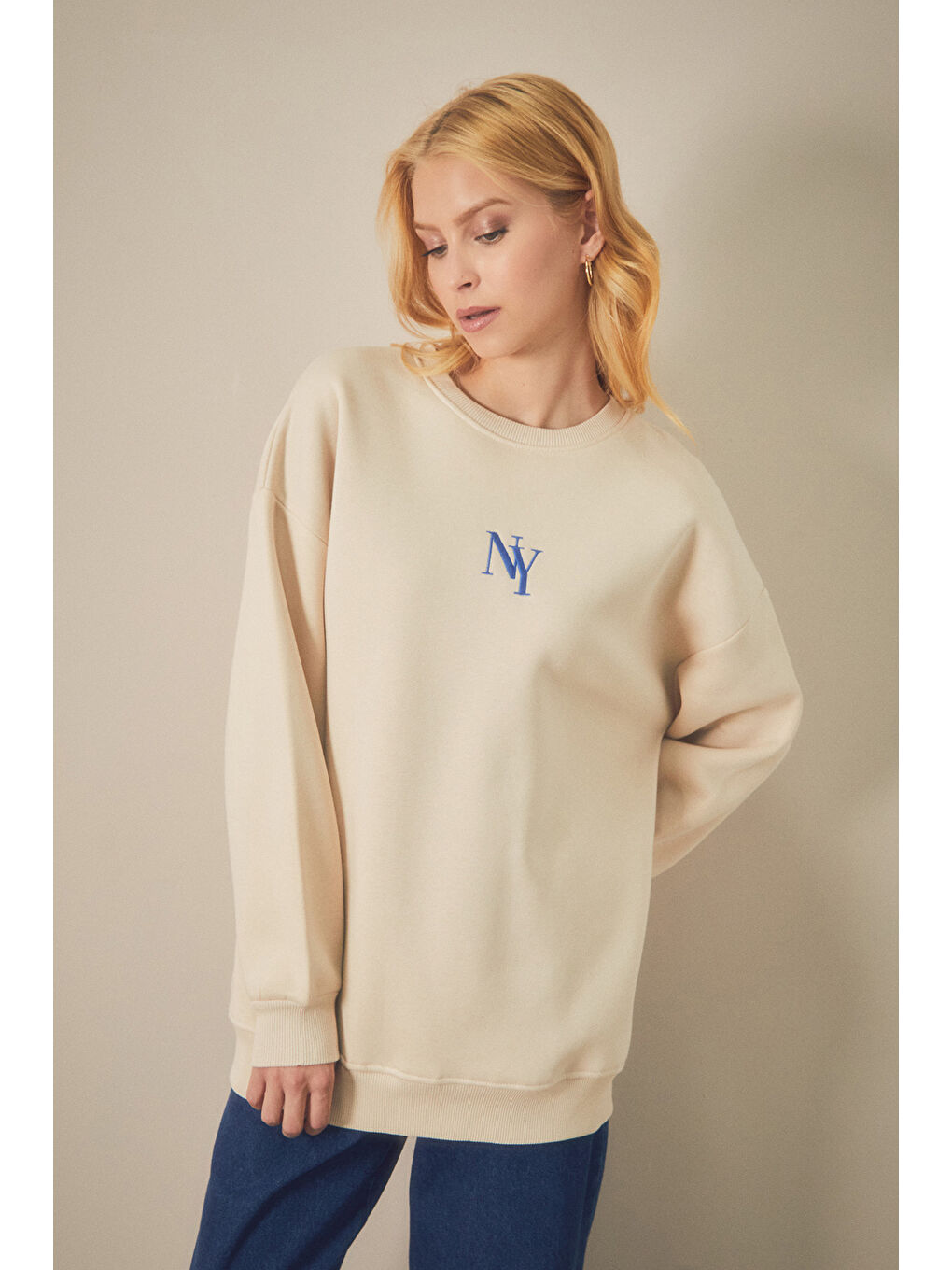 Fullamoda Bej Ny Nakışlı Bisiklet Yaka Oversize Sweatshirt - 1