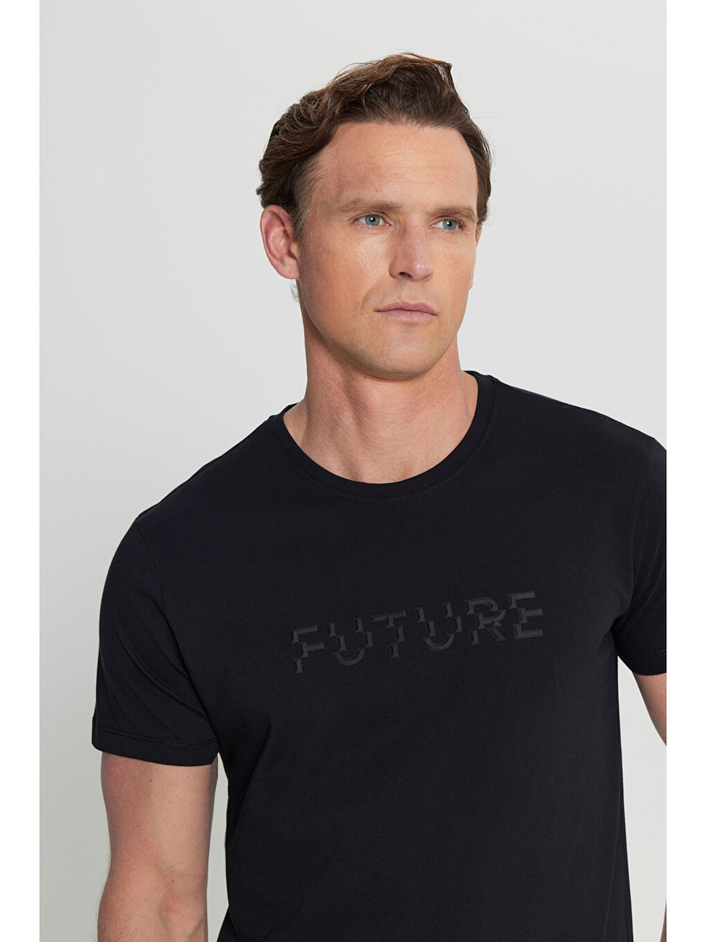 Erkek Siyah Pamuklu Slim Fit Dar Kesim Bisiklet Yaka Baskılı Esnek Tişört-3