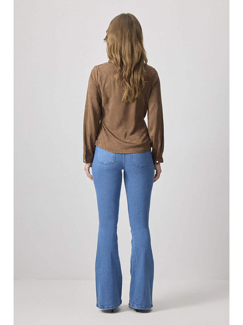 Kahverengi Yandan Bağlamalı Jakarlı Bluz-3