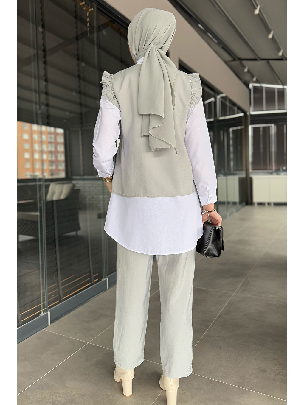 Gri Taş Detaylı Bağlamalı Yelek Gömlek Pantolon Tesettür Üçlü Takım-8