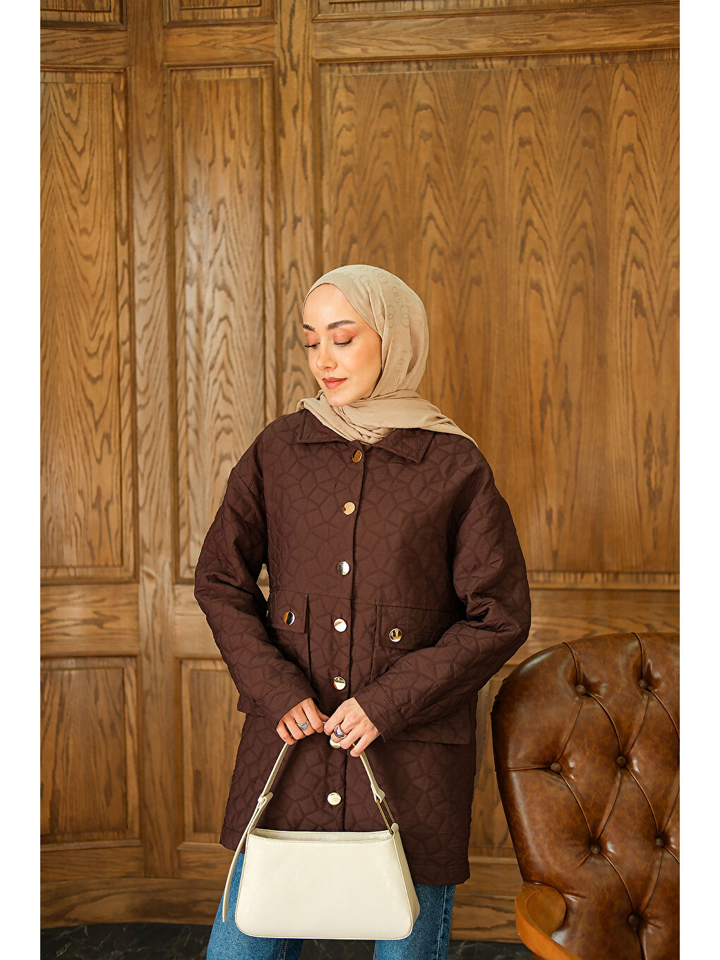 Kadın Kapitone Desen Gold Düğme Detay Ceket Kahverengi-1