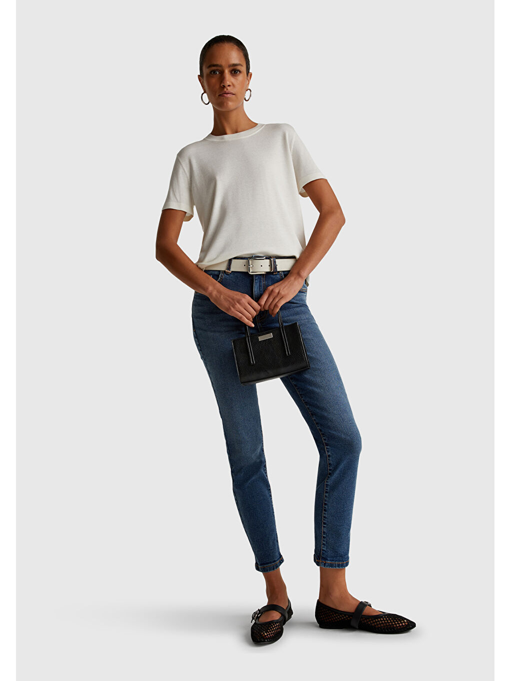 Ekru Kadın Krem İpek Karışımlı Yuvarlak Yaka Önü Detaylı Kısa Kollu Kazak-2