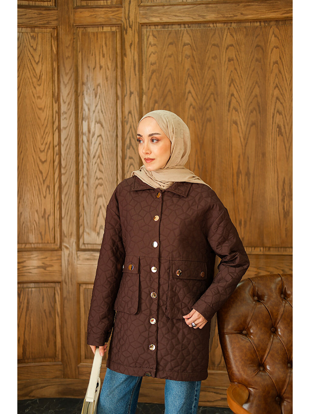 Kadın Kapitone Desen Gold Düğme Detay Ceket Kahverengi-4