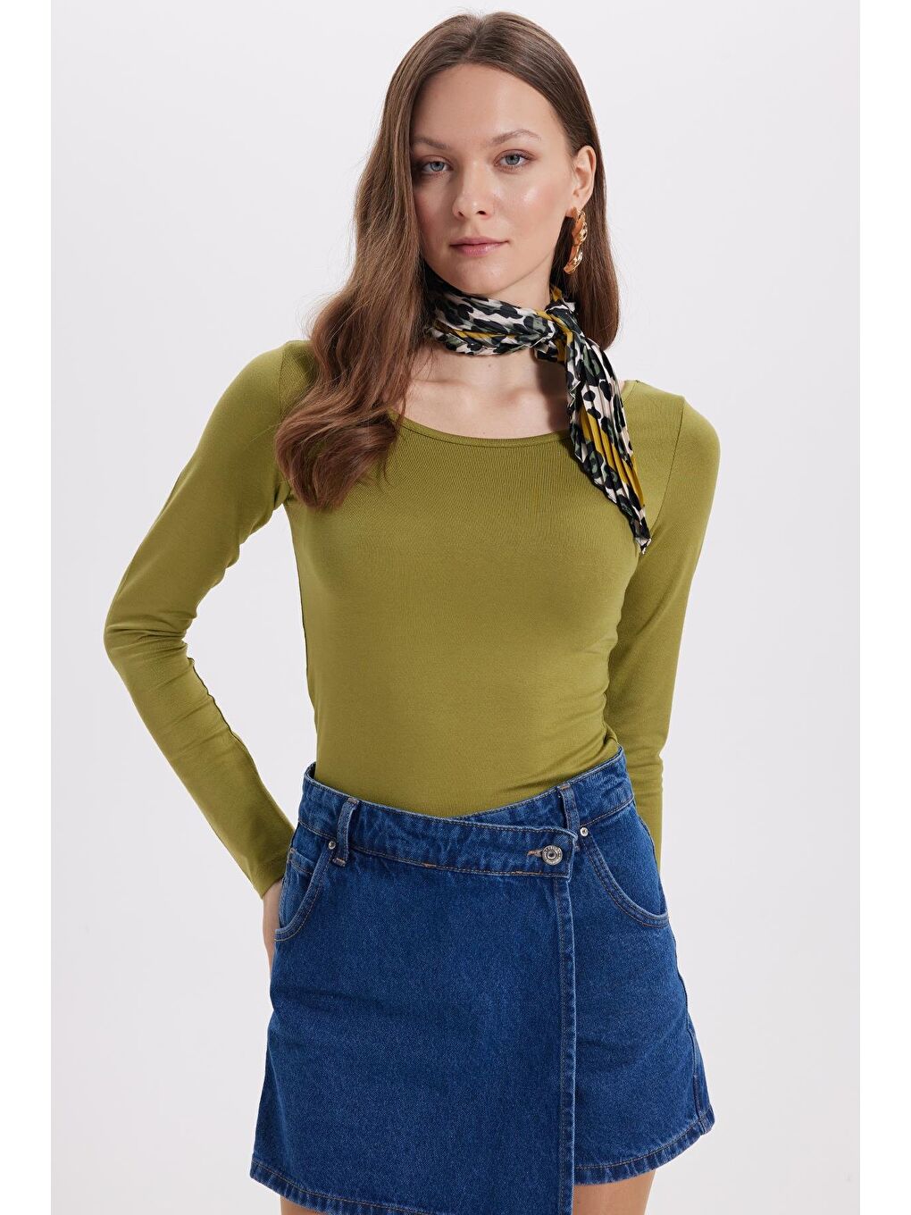 Kadın Slim Fit Dar Kesim Uzun Kollu Viskon Yeşil Bluz-4