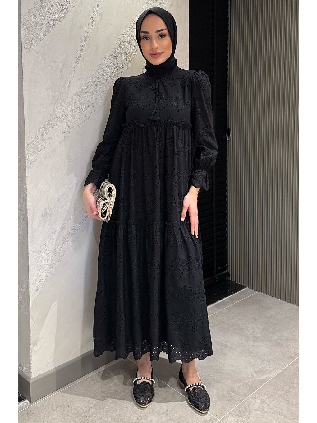 Siyah Kadın Ön Bağlamalı Fırfırlı Fistolu Tesettür Elbise