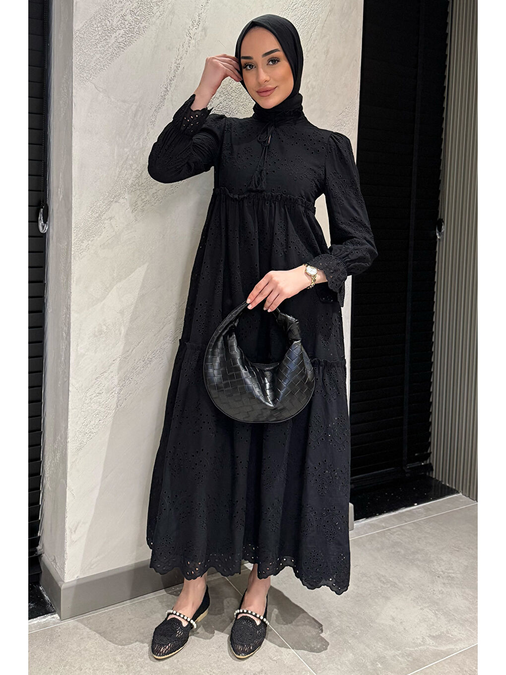 Siyah Kadın Ön Bağlamalı Fırfırlı Fistolu Tesettür Elbise-2