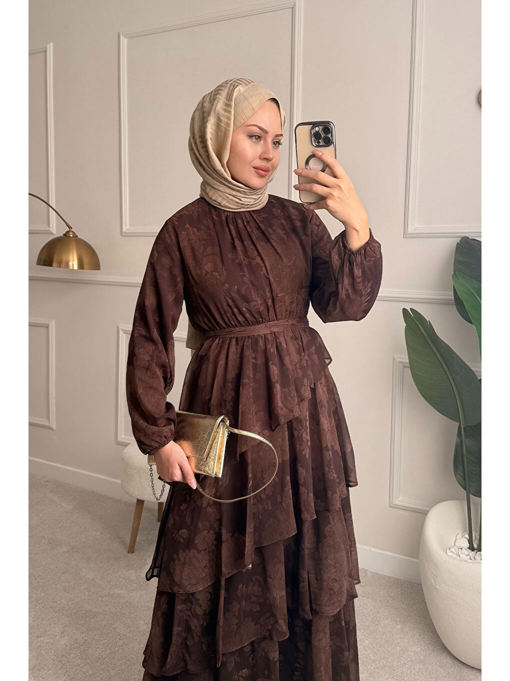 Kadın Yaka Büzgülü Bel Bağlamalı Kat Kat Şifon Elbise Kahverengi-4