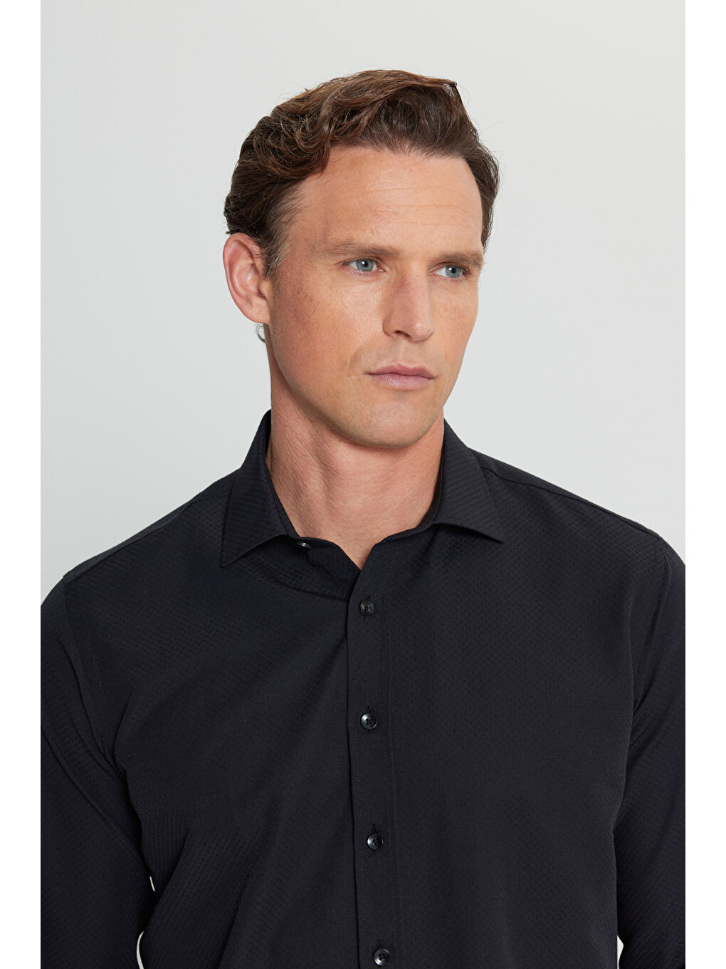 Erkek Siyah Regular Fit Rahat Kesim Klasik Yaka Armürlü Gömlek-3