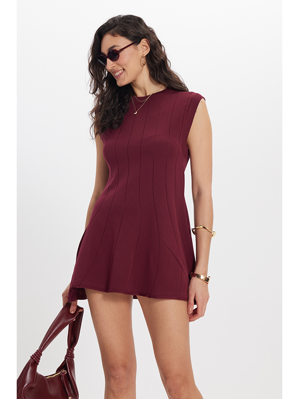 Kadın Standart Fit Normal Kesim Kolsuz Bisiklet Yaka Bordo Triko Elbise