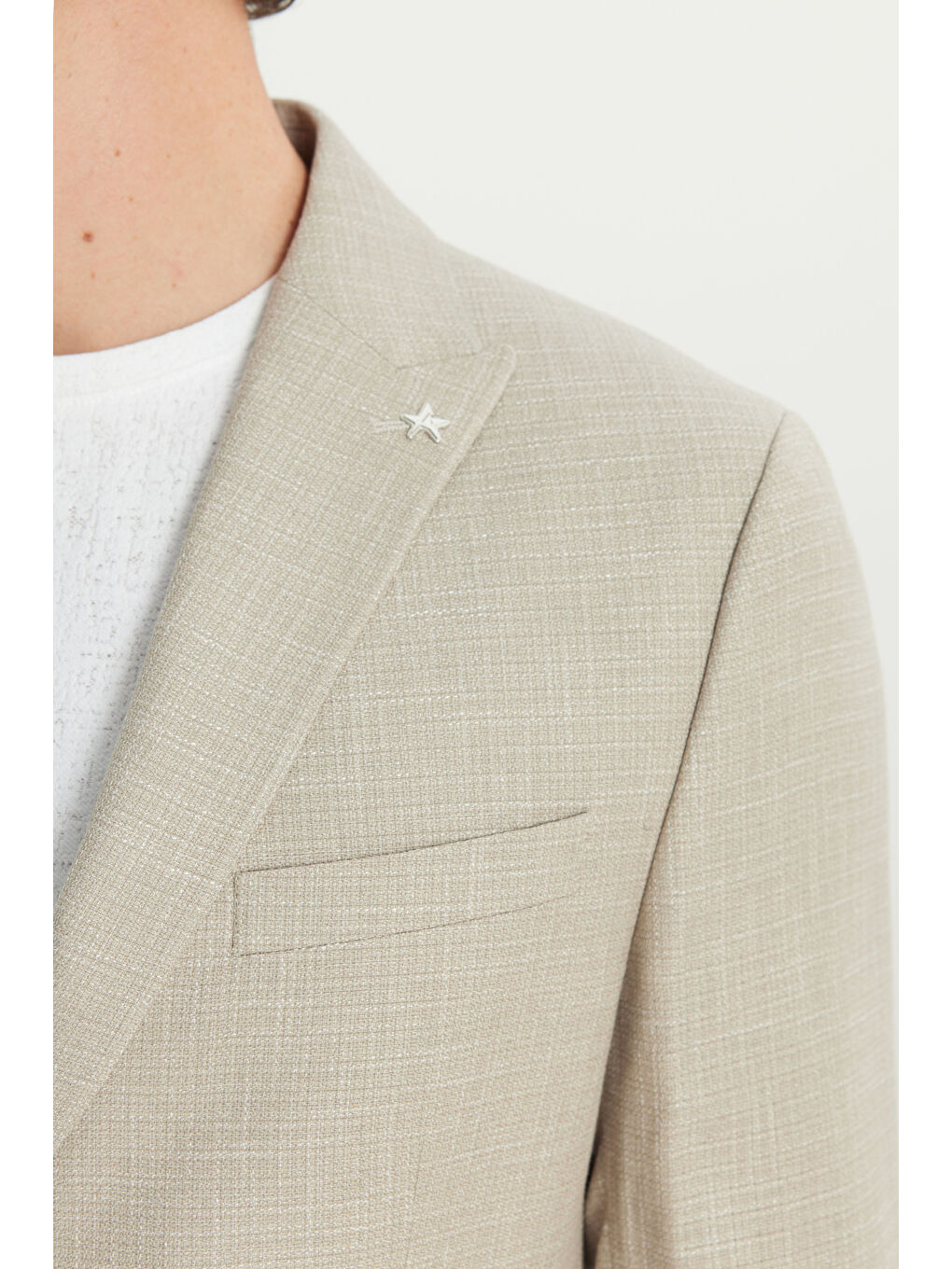 Erkek Bej Slim Fit Dar Kesim Kırlangıç Yaka Kapak Cepli Çizgili Takım Elbise-5