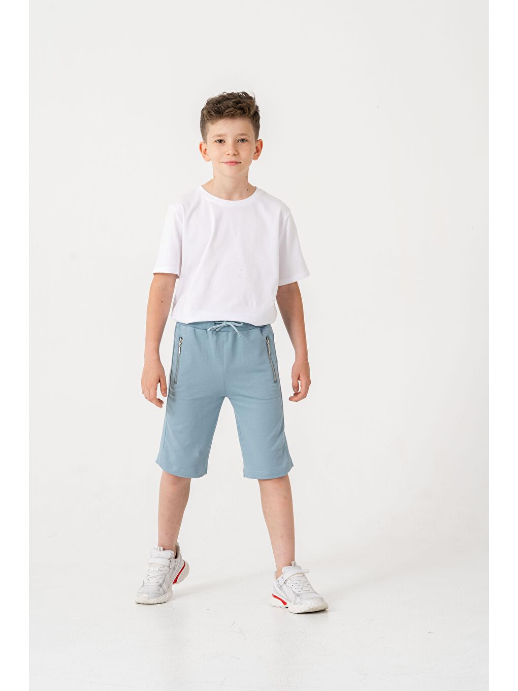 Petrol Kemer Ve Yanlar Ribanalı Cepler Fermuarlı Erkek Çocuk Şort