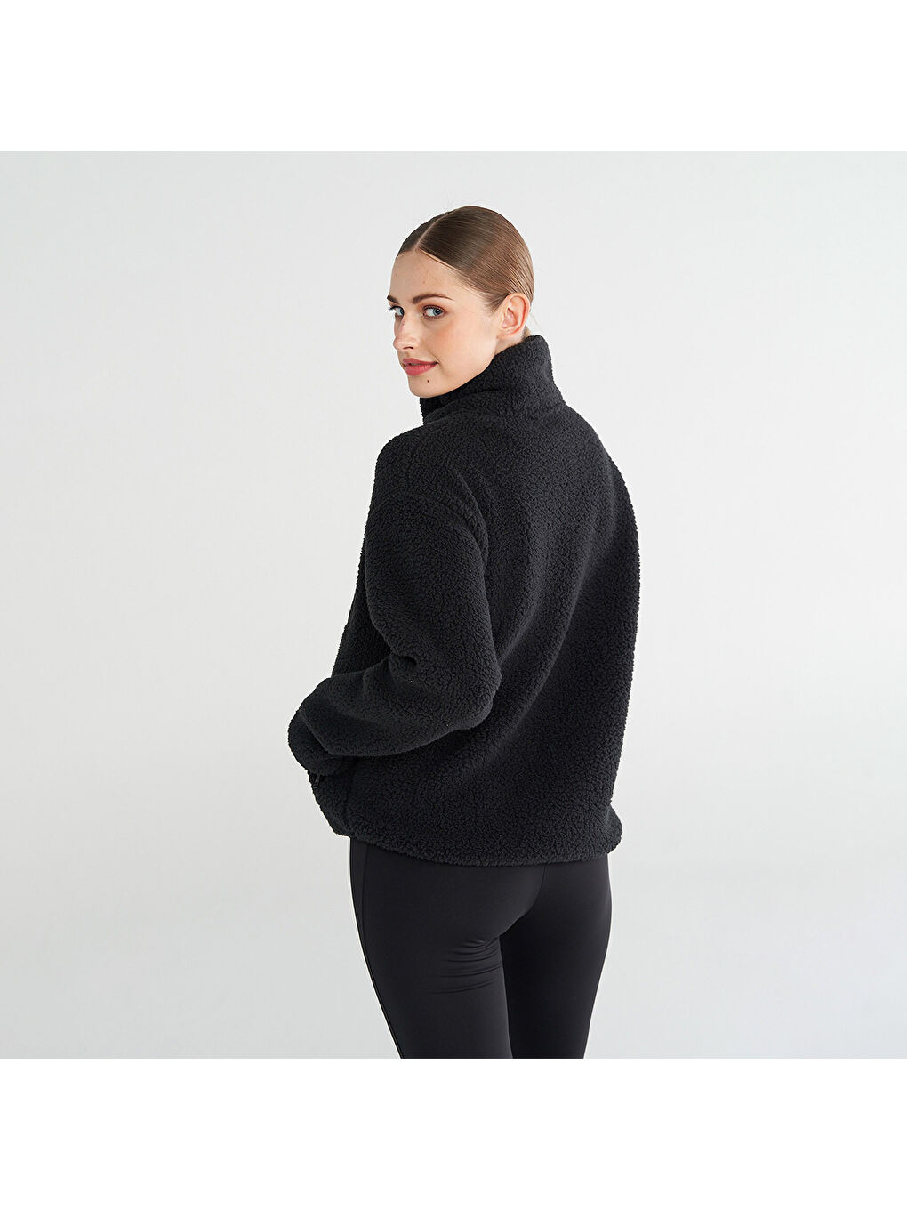 Arun Sherpa Kadın Siyah Kapüşonlu Ceket-1