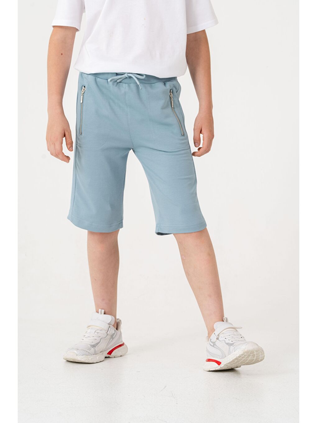 Petrol Kemer Ve Yanlar Ribanalı Cepler Fermuarlı Erkek Çocuk Şort-1