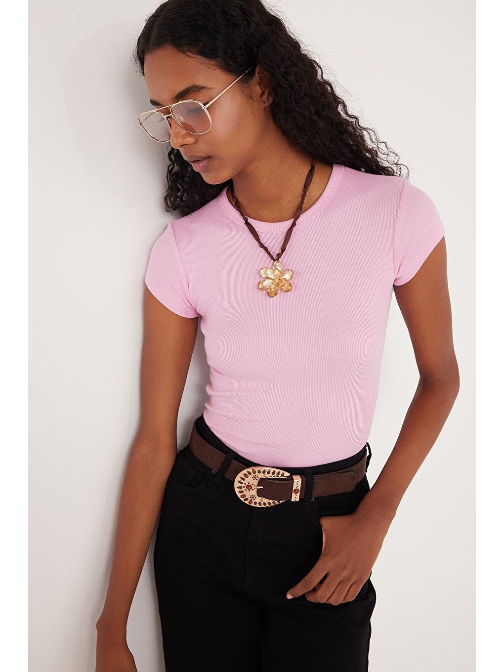 Ekru Kadın Slim Fit Dar Kesim Bisiklet Yaka Modal Kumaş Pembe Bluz