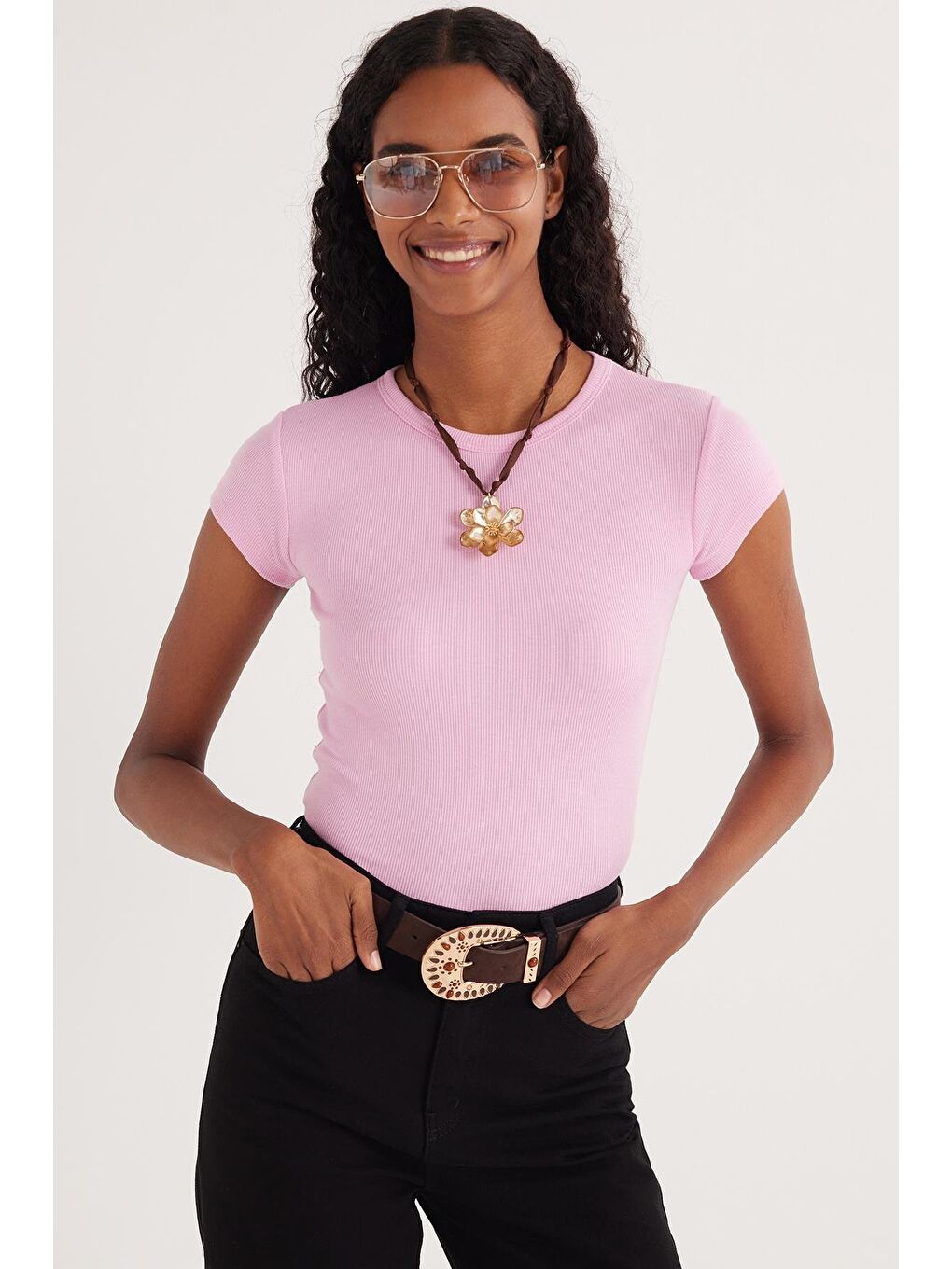 Ekru Kadın Slim Fit Dar Kesim Bisiklet Yaka Modal Kumaş Pembe Bluz-1