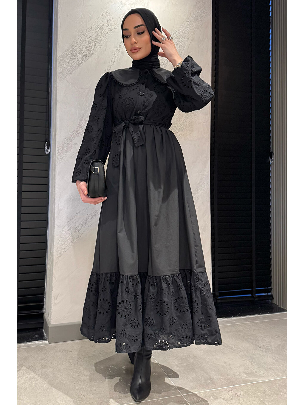 Siyah Kadın Bebe Yaka Ön Düğmeli Fistolu Tesettür Elbise-3