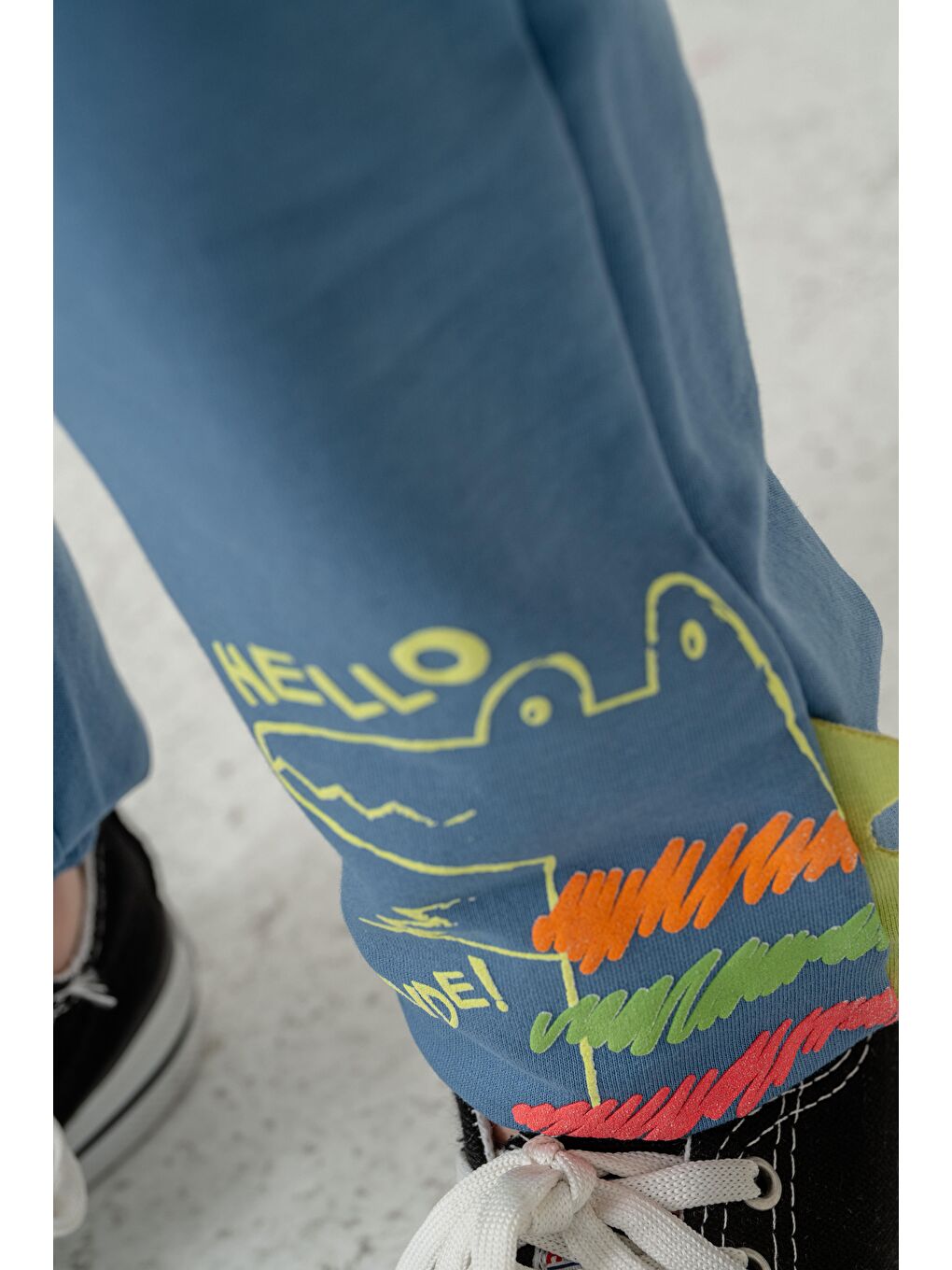 Mavi Sol Alt Paça Baskılı Lazer Kesim Paça Ribalı Erkek Çocuk Eşofman Alt-3