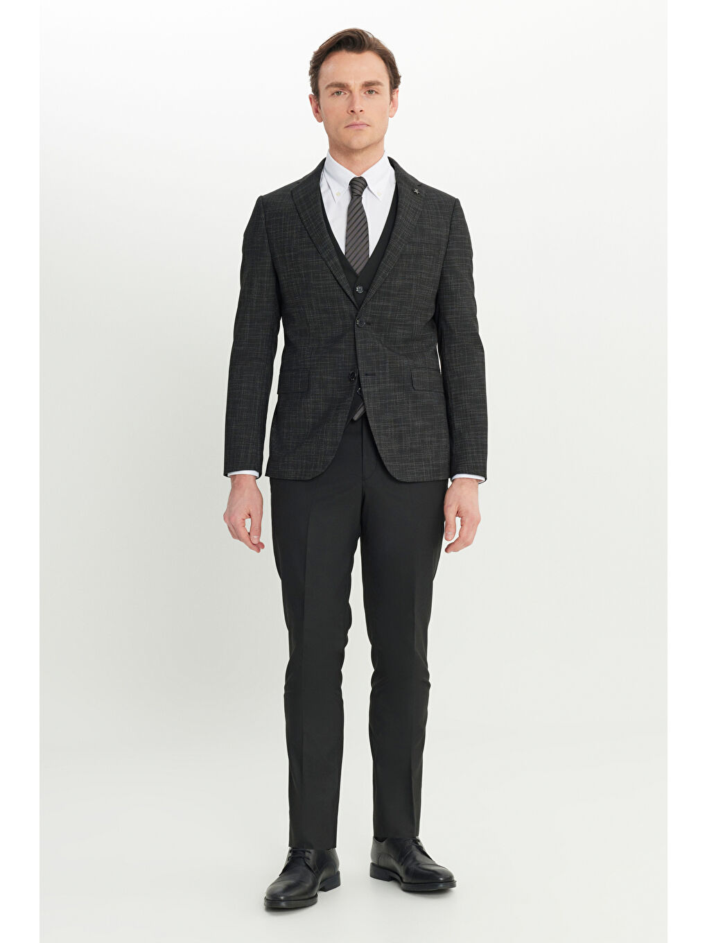 Erkek Siyah-Beyaz Yünlü Slim Fit Dar Kesim Mono Yaka Kapak Cepli Desenli Yelekli Takım Elbise-1
