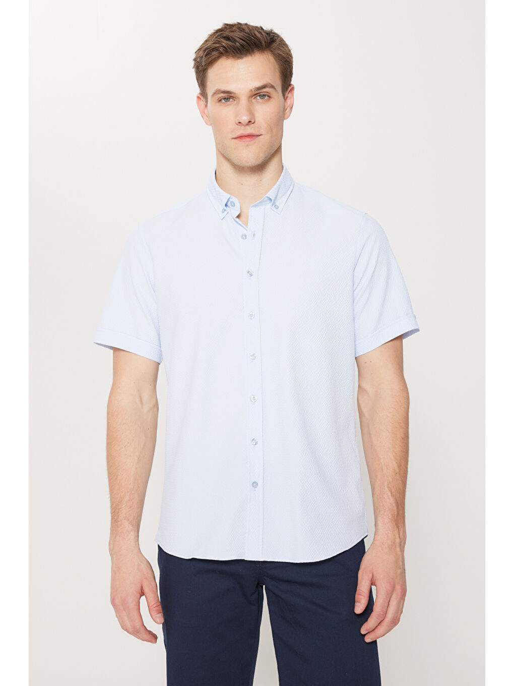 Erkek Mavi Slim Fit Dar Kesim Düğmeli Yaka Gofre Desenli Gömlek