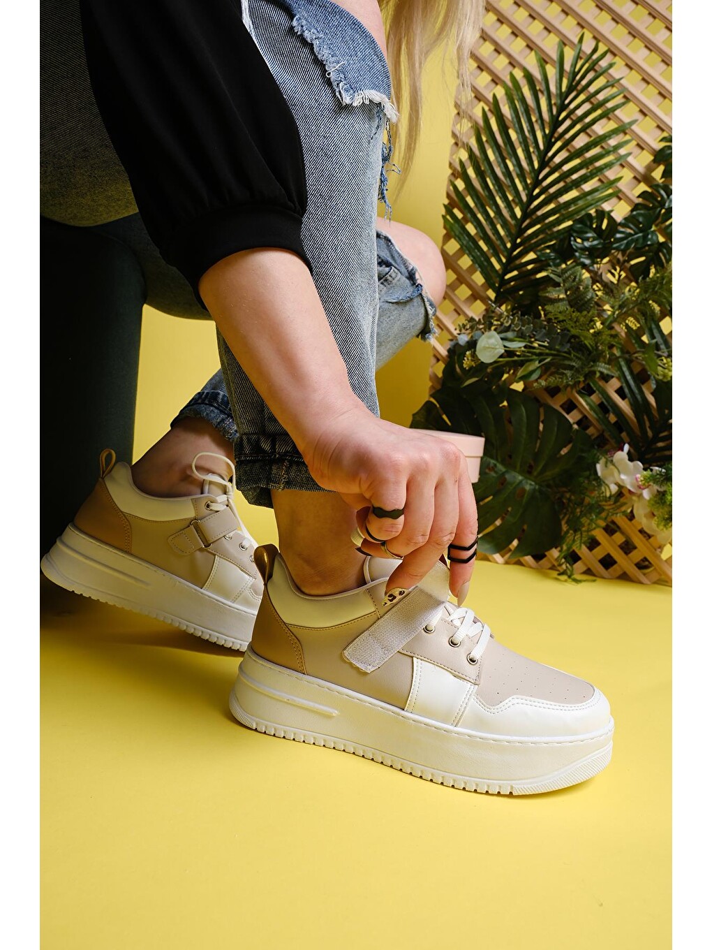 Ekru Fallon Bantlı Bağcıklı Kalın Taban Air Kadın Sneaker-1