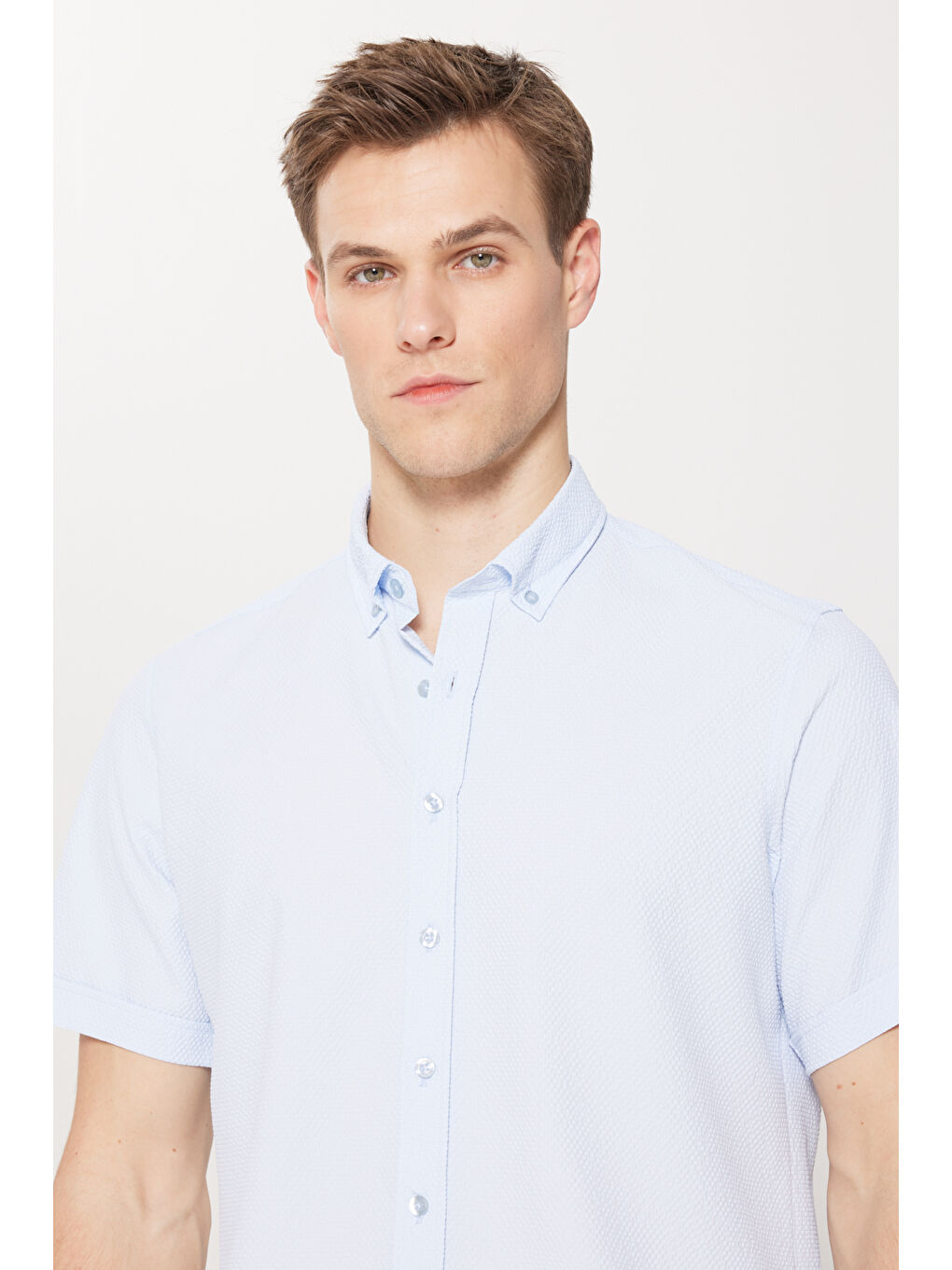 Erkek Mavi Slim Fit Dar Kesim Düğmeli Yaka Gofre Desenli Gömlek-3