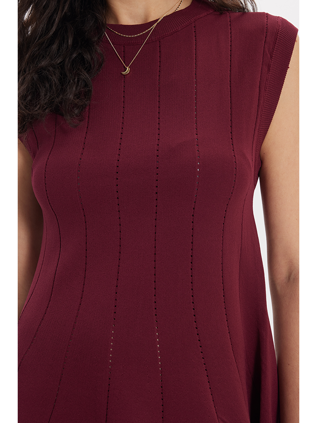 Kadın Standart Fit Normal Kesim Kolsuz Bisiklet Yaka Bordo Triko Elbise-4