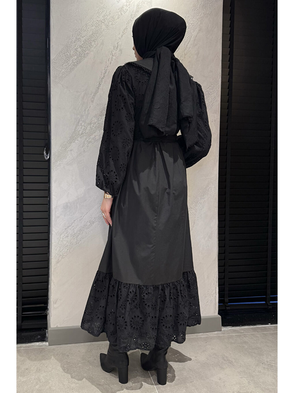 Siyah Kadın Bebe Yaka Ön Düğmeli Fistolu Tesettür Elbise-6