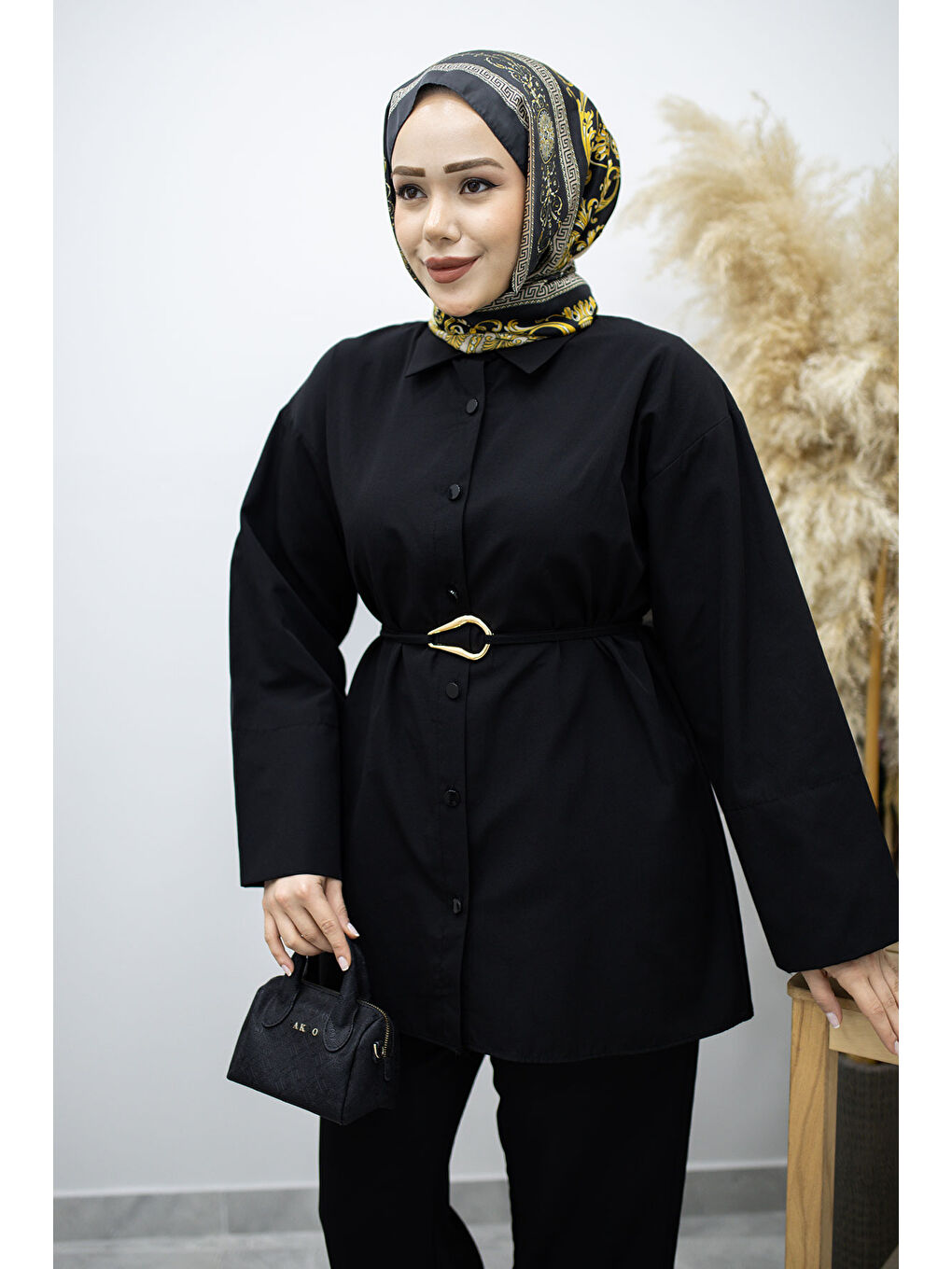 Kuşağı Gold Detaylı Gömlek TSD260162 Siyah-1