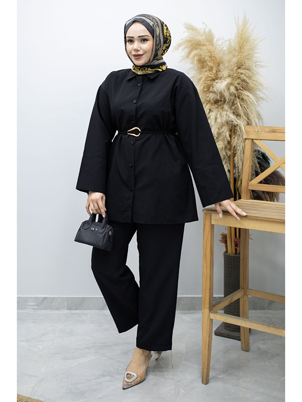 Kuşağı Gold Detaylı Gömlek TSD260162 Siyah-2