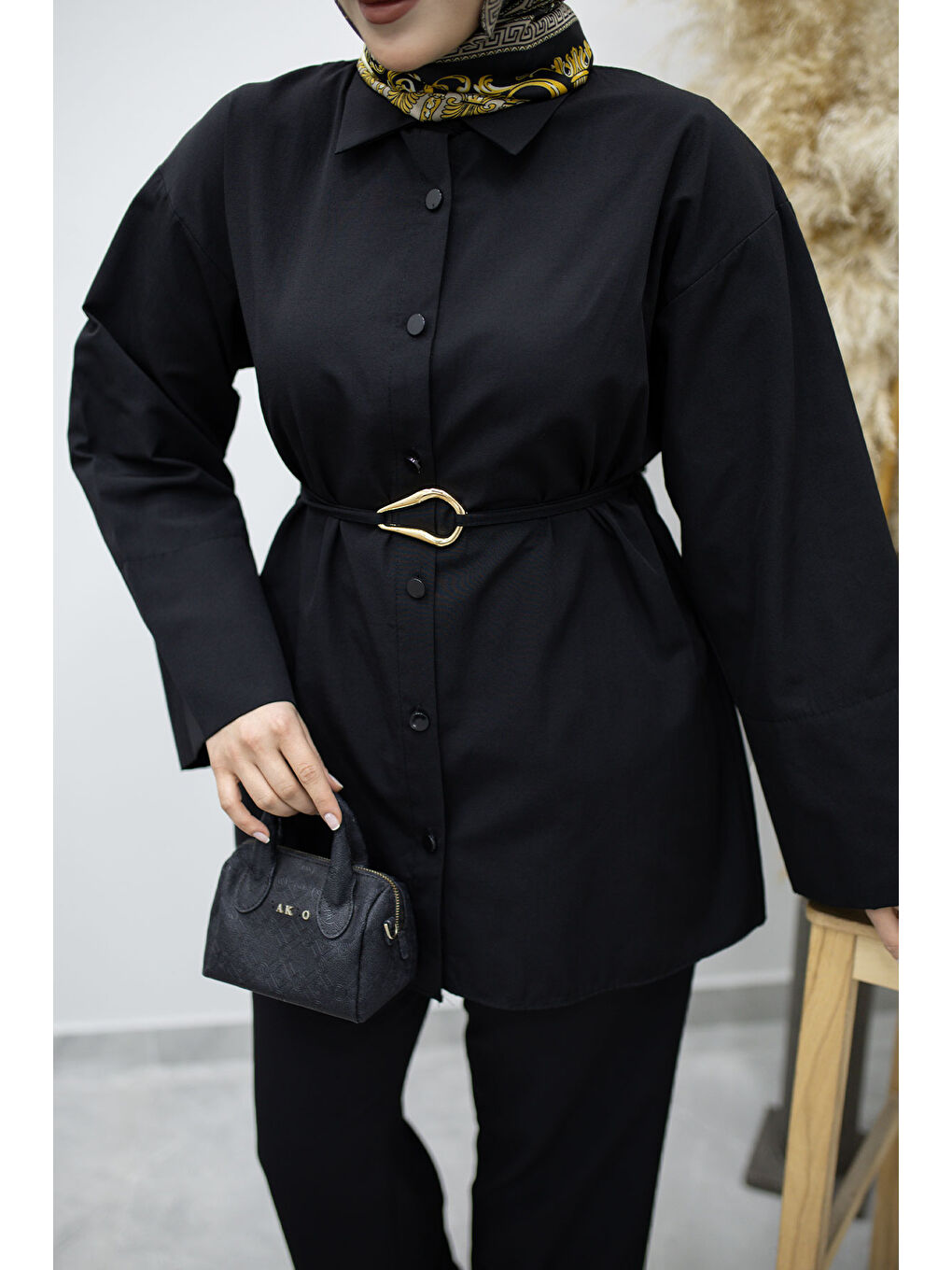 Kuşağı Gold Detaylı Gömlek TSD260162 Siyah-3