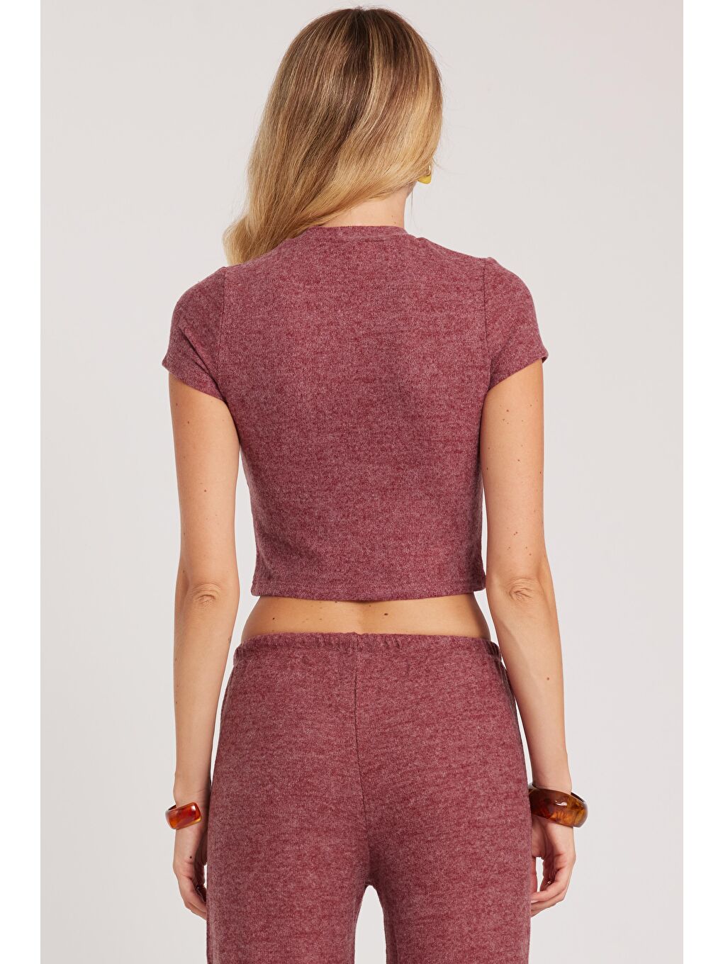 Kadın Slim Fit Dar Kesim Yarım Balıkçı Yaka Kısa Kollu Bordo Bluz-6