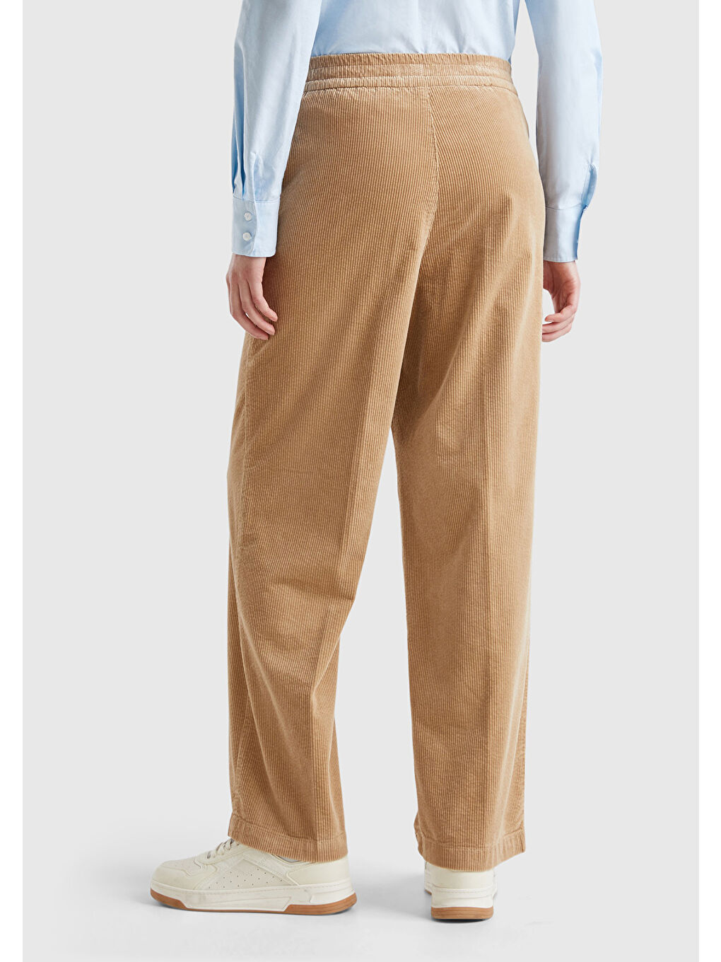 Kahverengi Kadın Taba Pamuk Karışımlı Arkası Lastikli Cepli Geniş Paça Kadife Pantolon-1