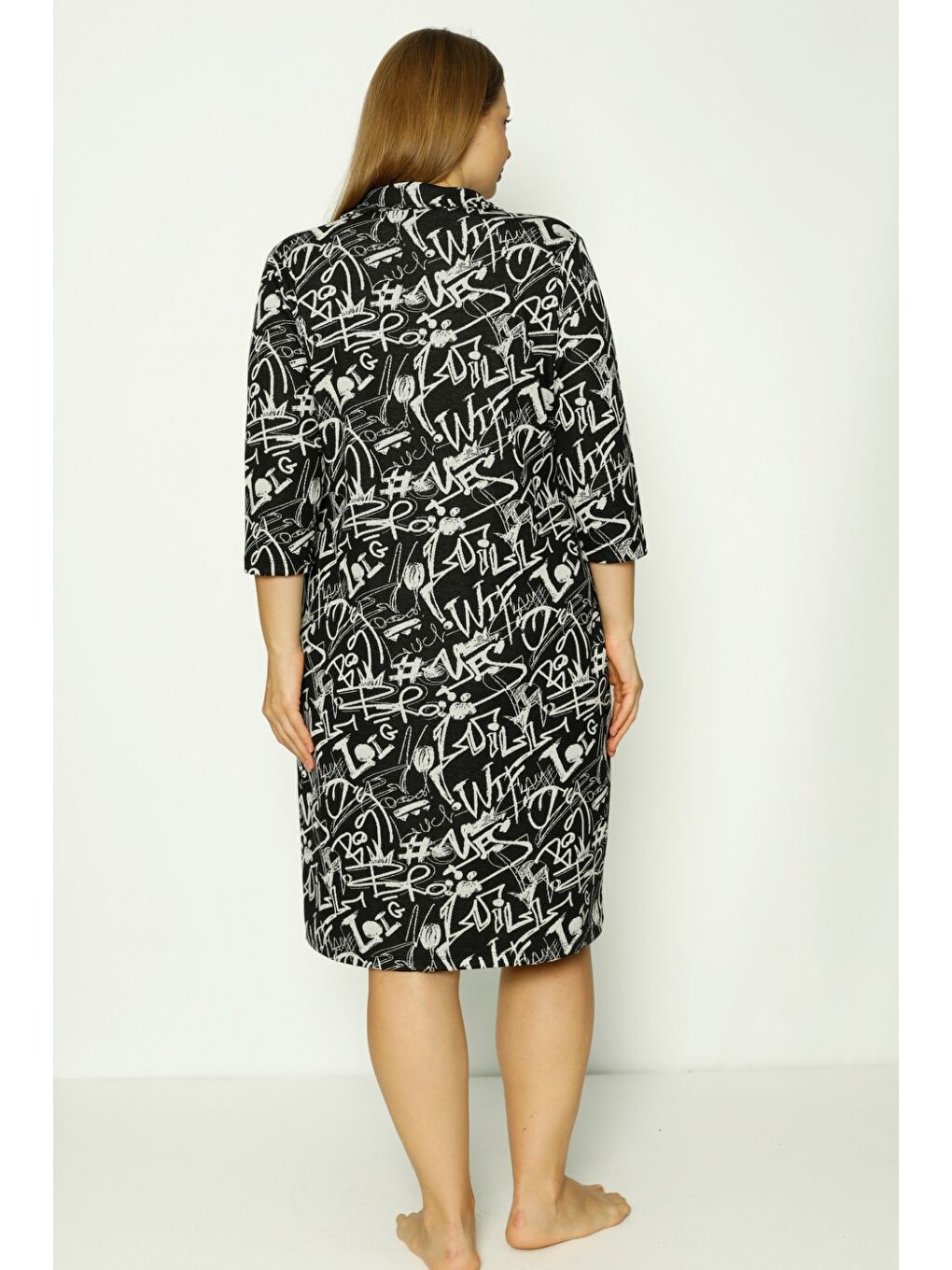 Siyah Kadın Büyük Beden Cepli Truvakar Kollu Elastanlı Polo Yaka Jakarlı Elbise-4