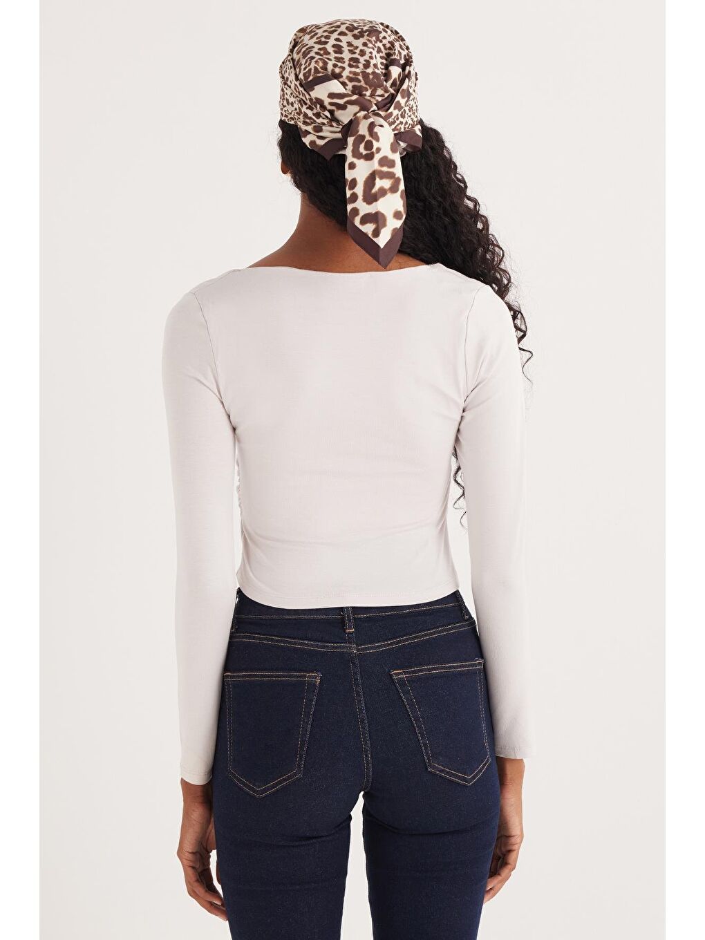 Bej Kadın Slim Fit Dar Kesim Uzun Kollu U Yaka Taş Bluz-6