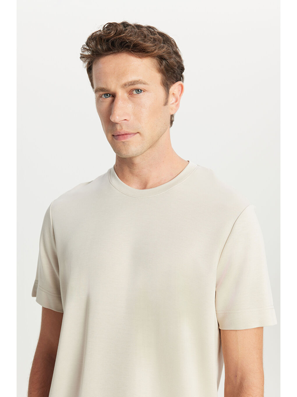 Erkek Bej Slim Fit Dar Kesim Bisiklet Yaka Esnek Tişört-3