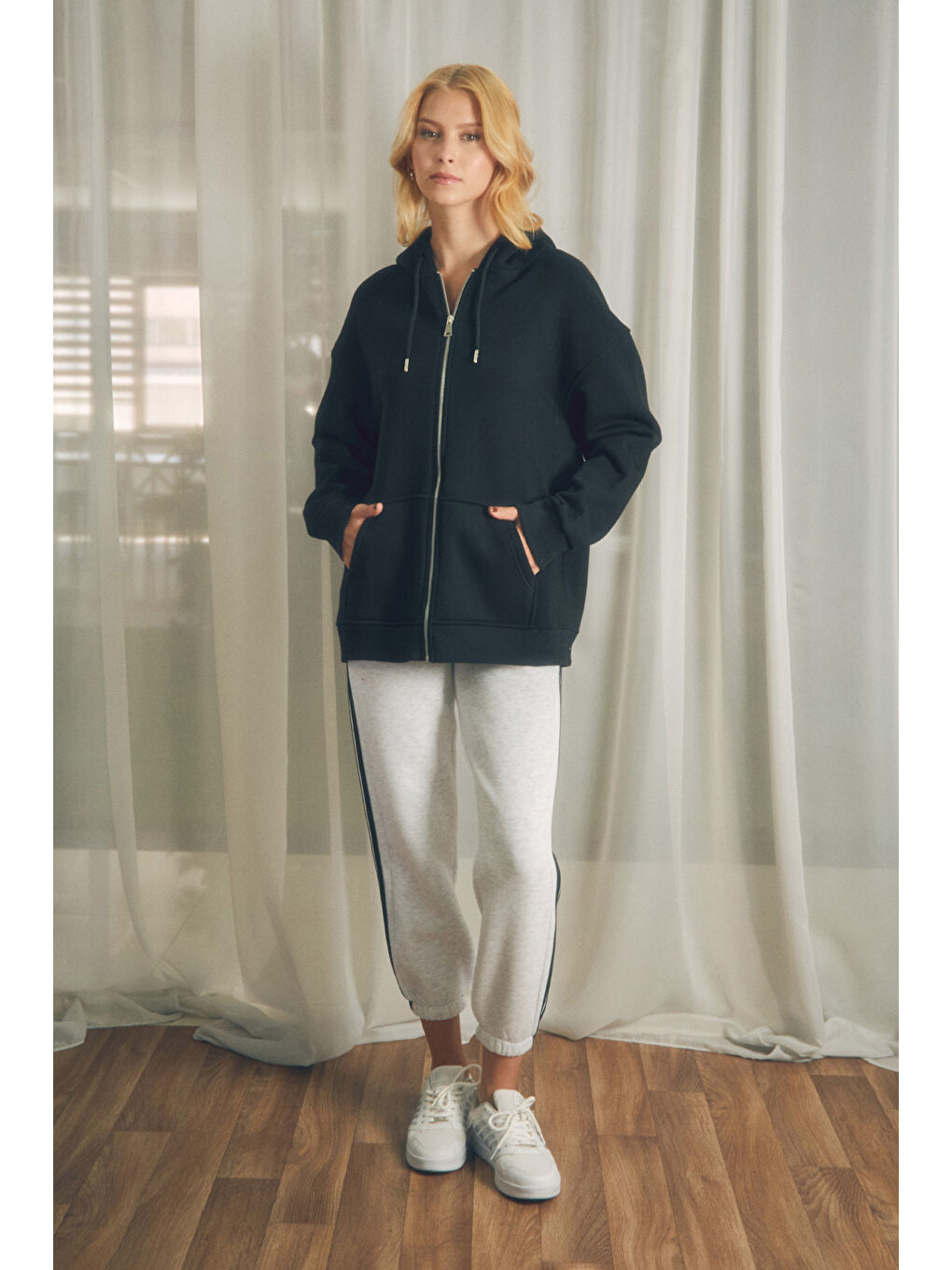 Fullamoda Siyah Basic Fermuarlı Kapüşonlu Oversize Sweatshirt - 1