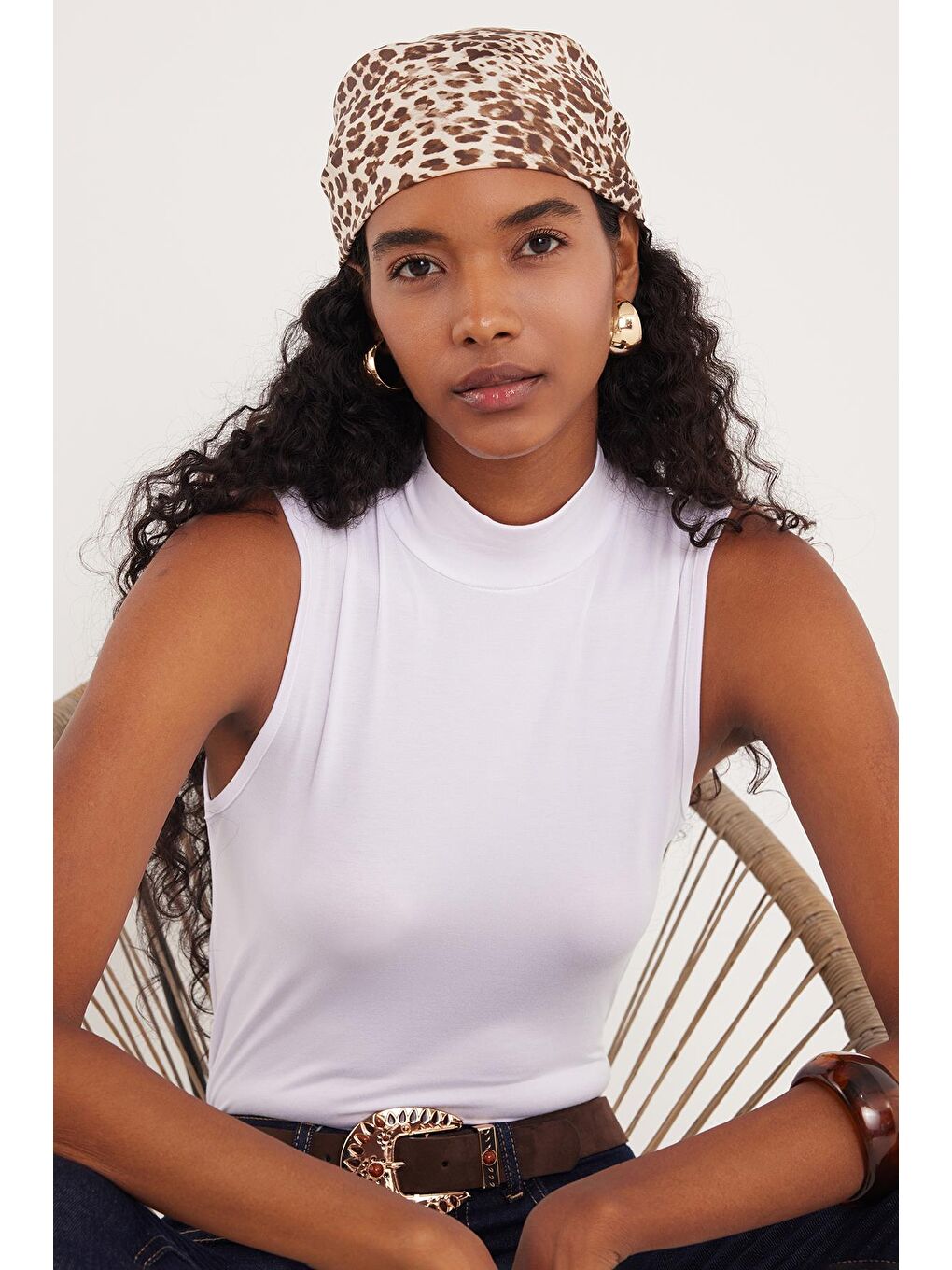 Kadın 4'Lü Paket Beyaz Regular Fit Viskon Kumaş Balıkçı Yaka Sıfır Kol Bluz-1