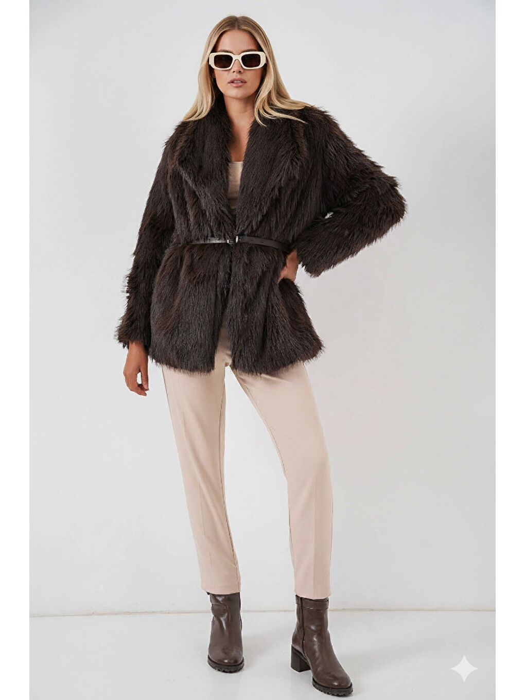 Kadın Kahverengi Kemer Detaylı Astarlı Pelüş Kürk Mont HZL25W-BD191561-1