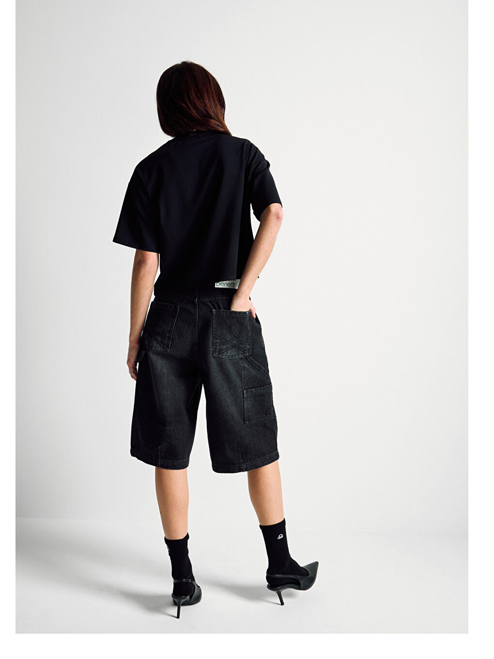 Kadın Siyah Pamuk Karışımlı Çiçek Aplikeli T-Shirt-2