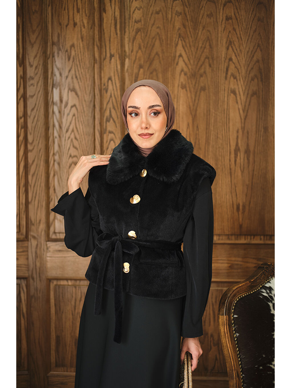 Kadın Yaka Kürklü Yelek Siyah-1