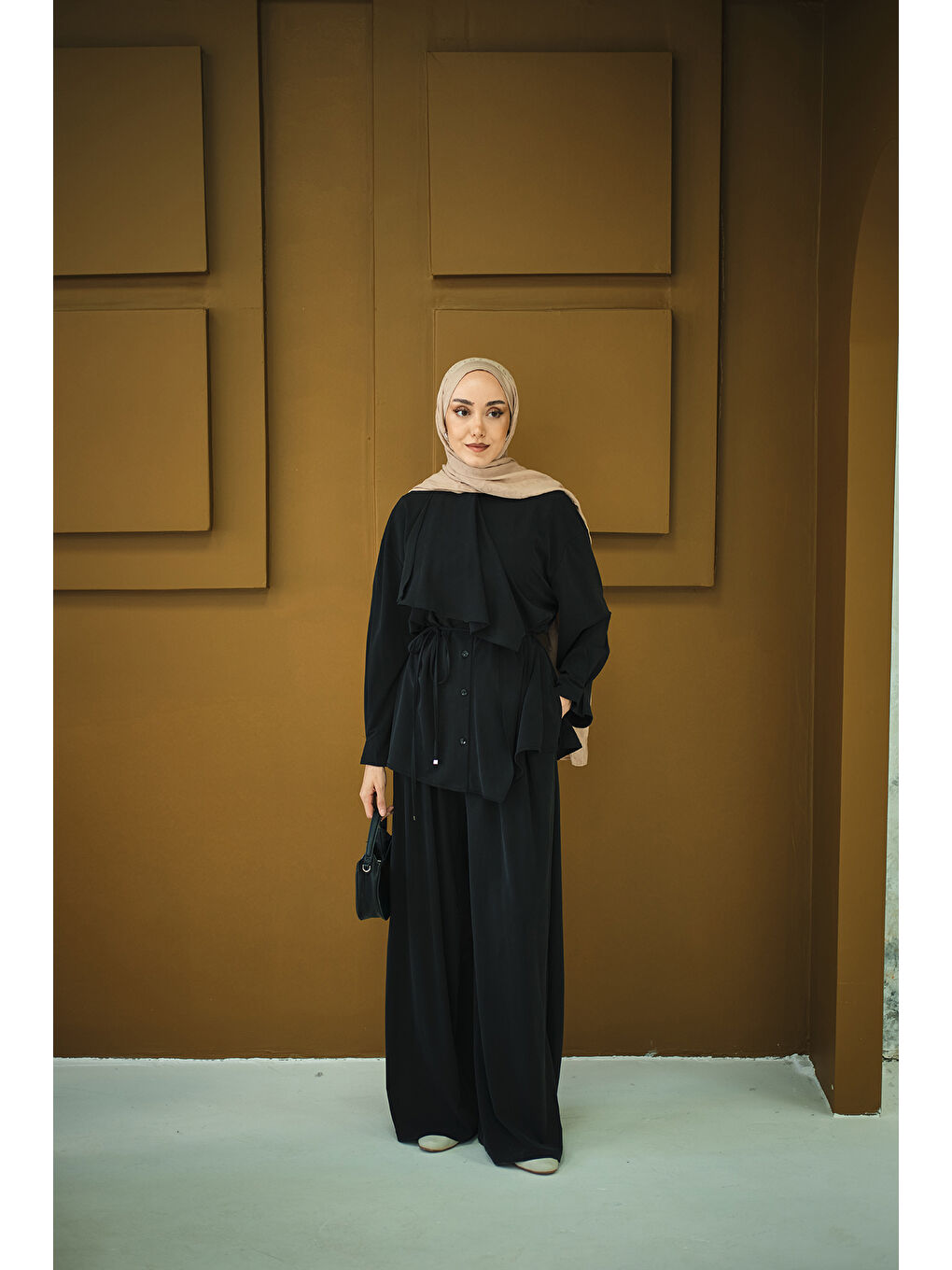 Kadın Omuzdan Volanlı Takım Siyah