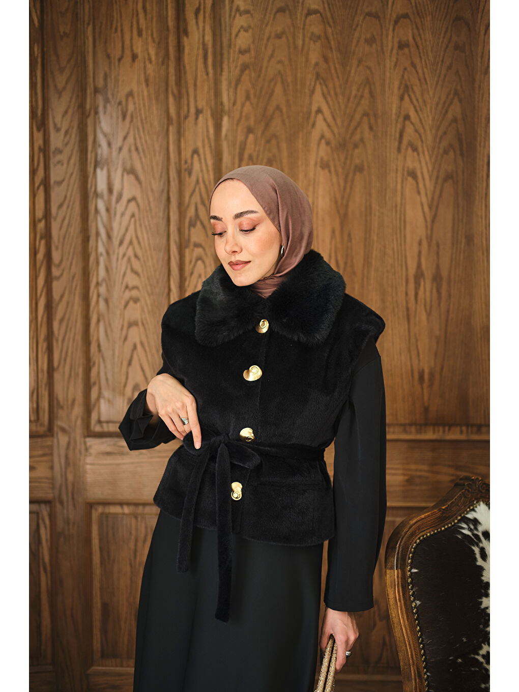 Kadın Yaka Kürklü Yelek Siyah-2