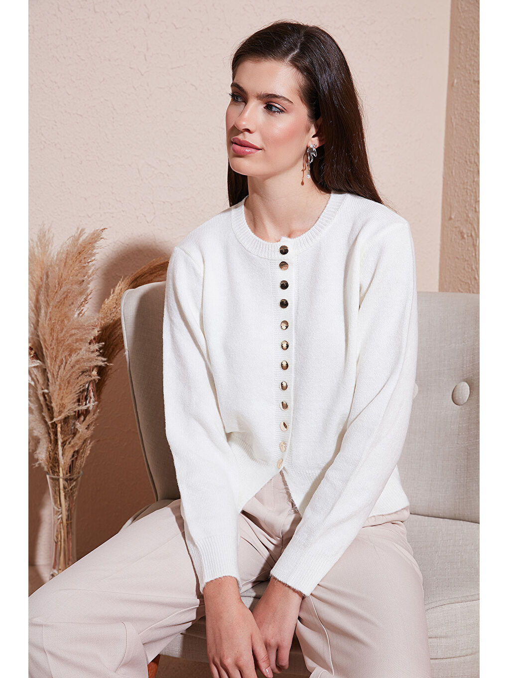 Ekru Premium Comfort Fit Yuvarlak Yaka Crop Triko Hırka 680HI00164-3